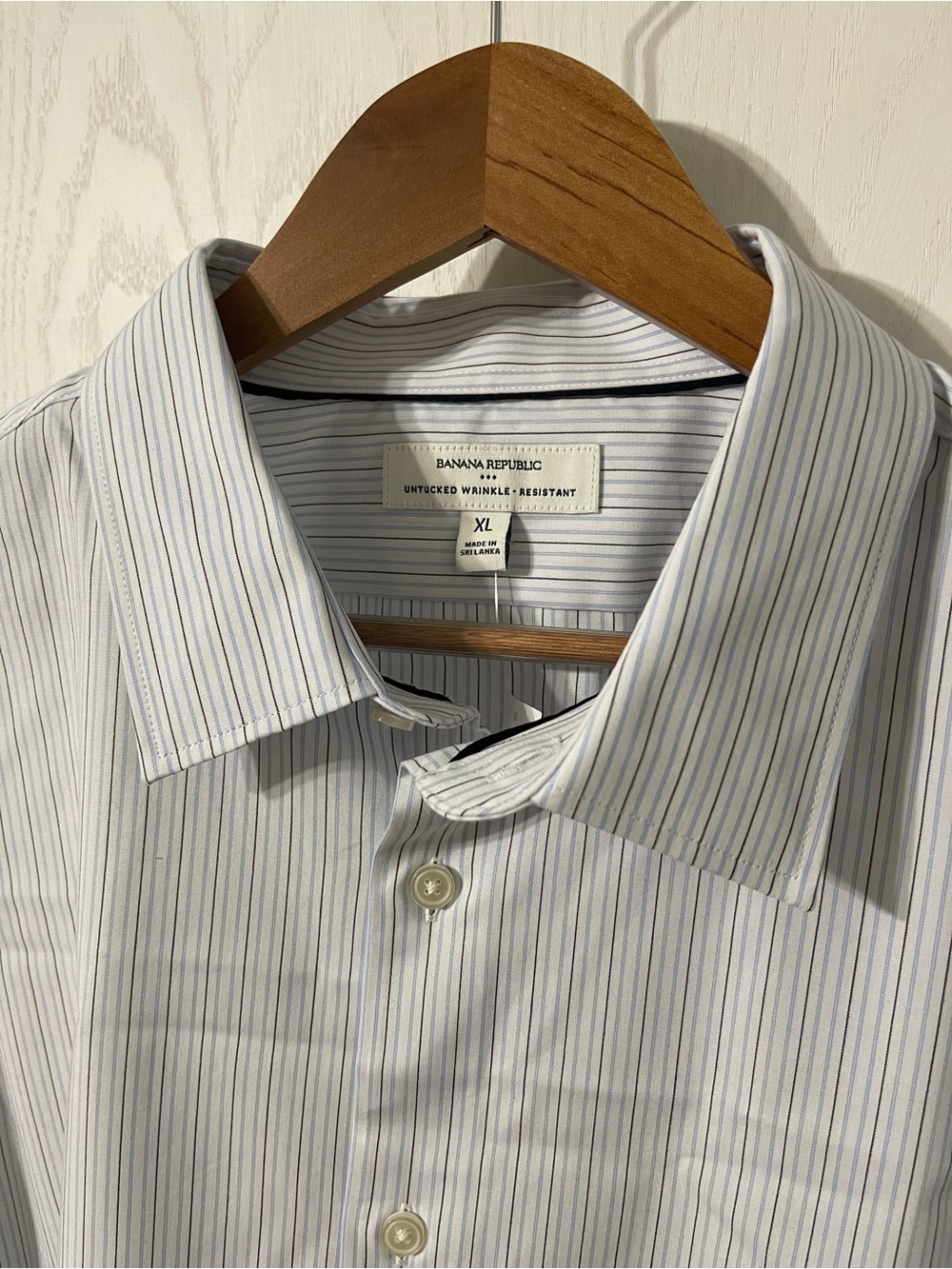 Banana Republic White Wrinkle Resistant Dress Shirt - Blue and Gray Pinstripes